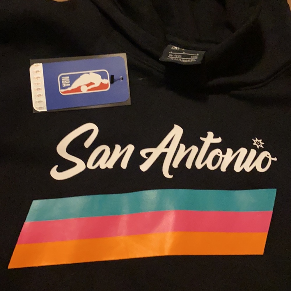 Authentic San Antonio Spurs black hoodie Youth size Large (14/16)